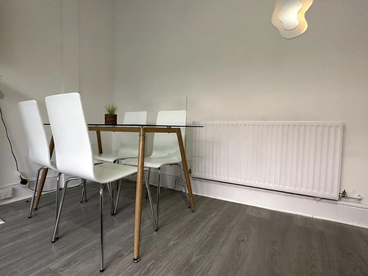 Wonderful 2 Bedroom On Tower Bridge Londen Buitenkant foto